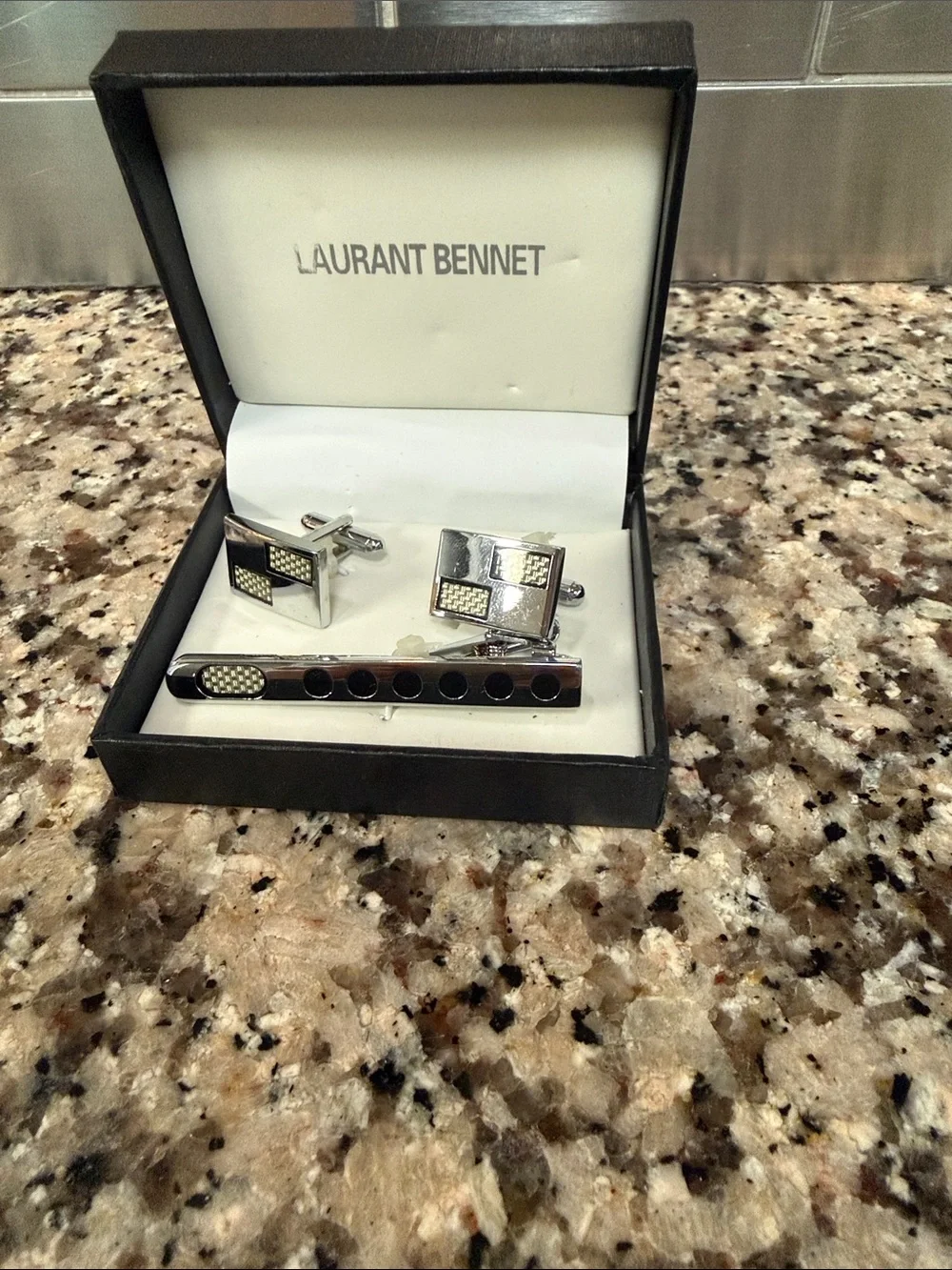 Silver Tone Cufflinks and Tie Bar Set - Silver
